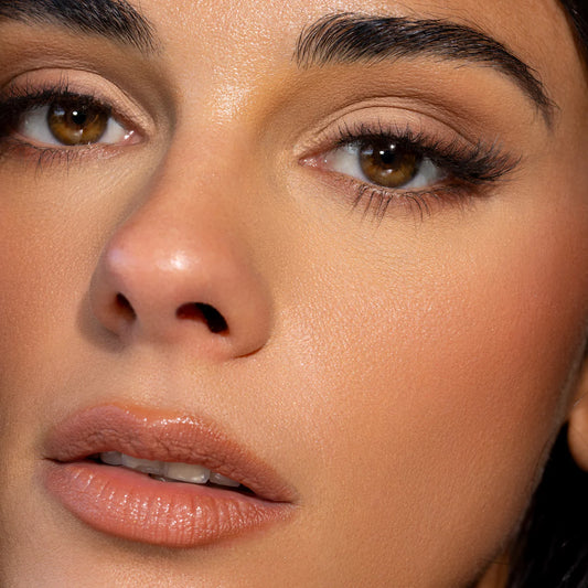 Faux Cils Réutilisables : Pourquoi et Comment les Entretenir Facilement à la Maison 🌟